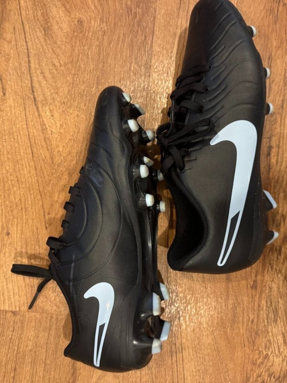 Nike Tiempo Legend 10 Club MG Soccer Cleats Black White DV4344-003 Men's 8.5